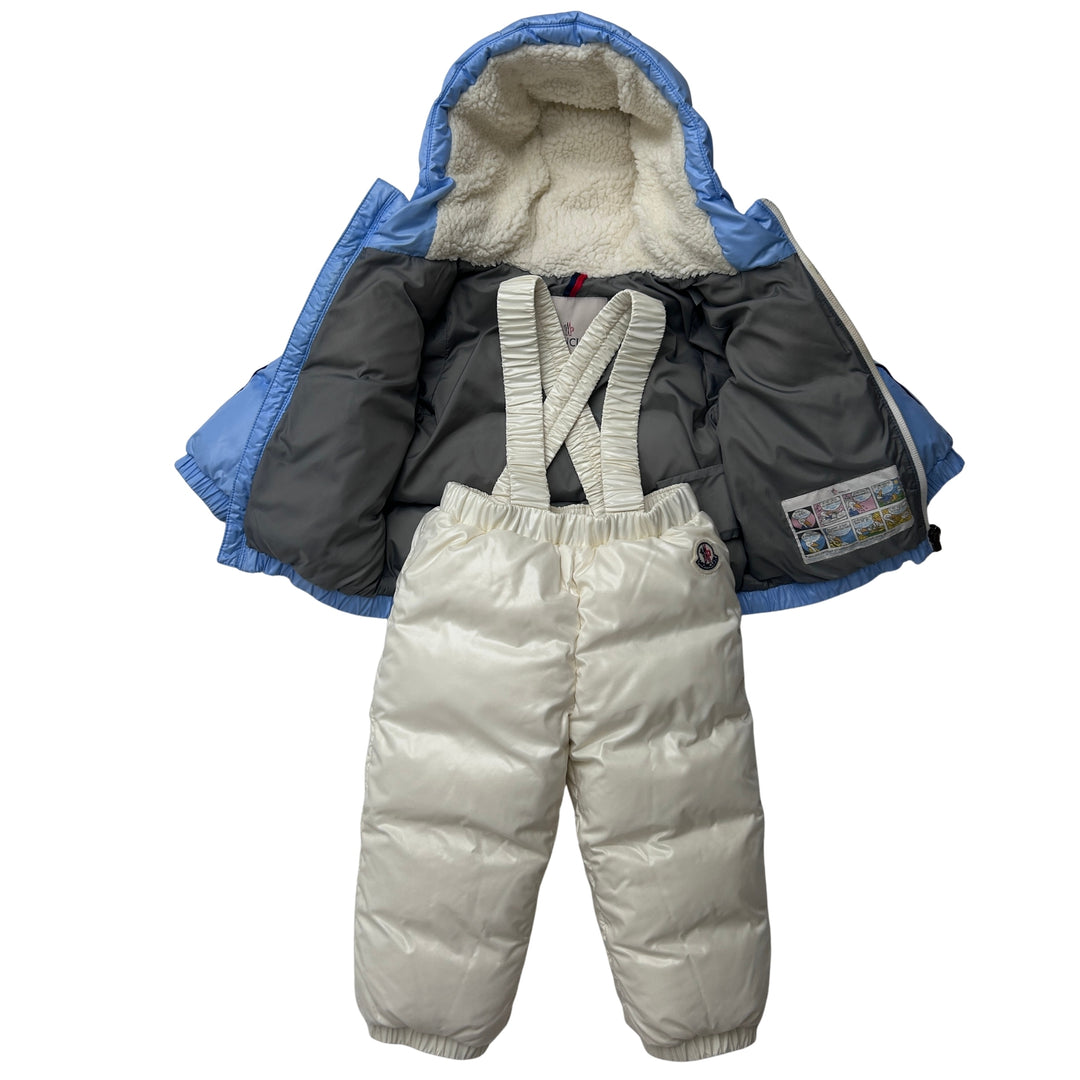 MONCLER SCAMANDRE DOWN JACKET &amp; SALOPETTE SET – BLUE / IVORY – 9–12 MONTHS